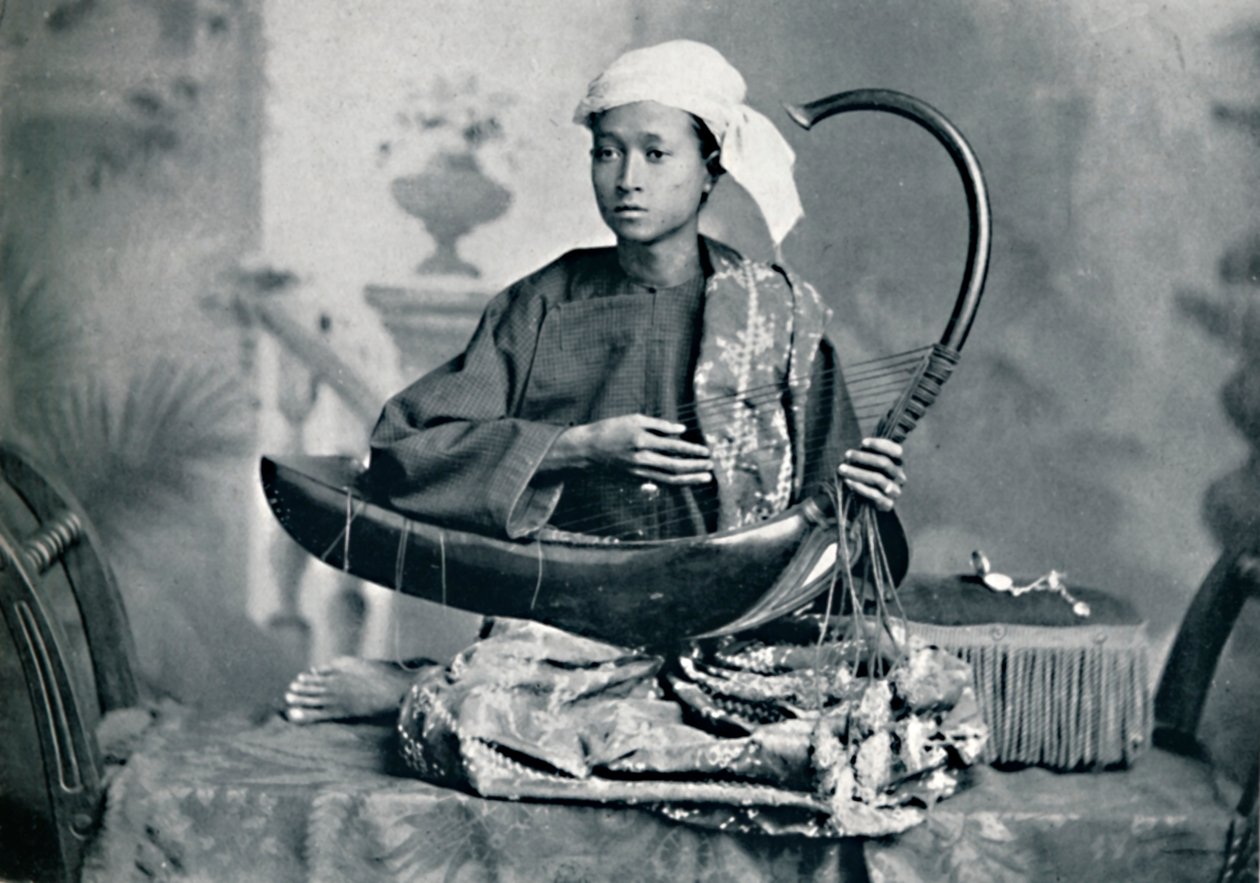 Burmesisk harpspelare, 1902 av Unbekannt