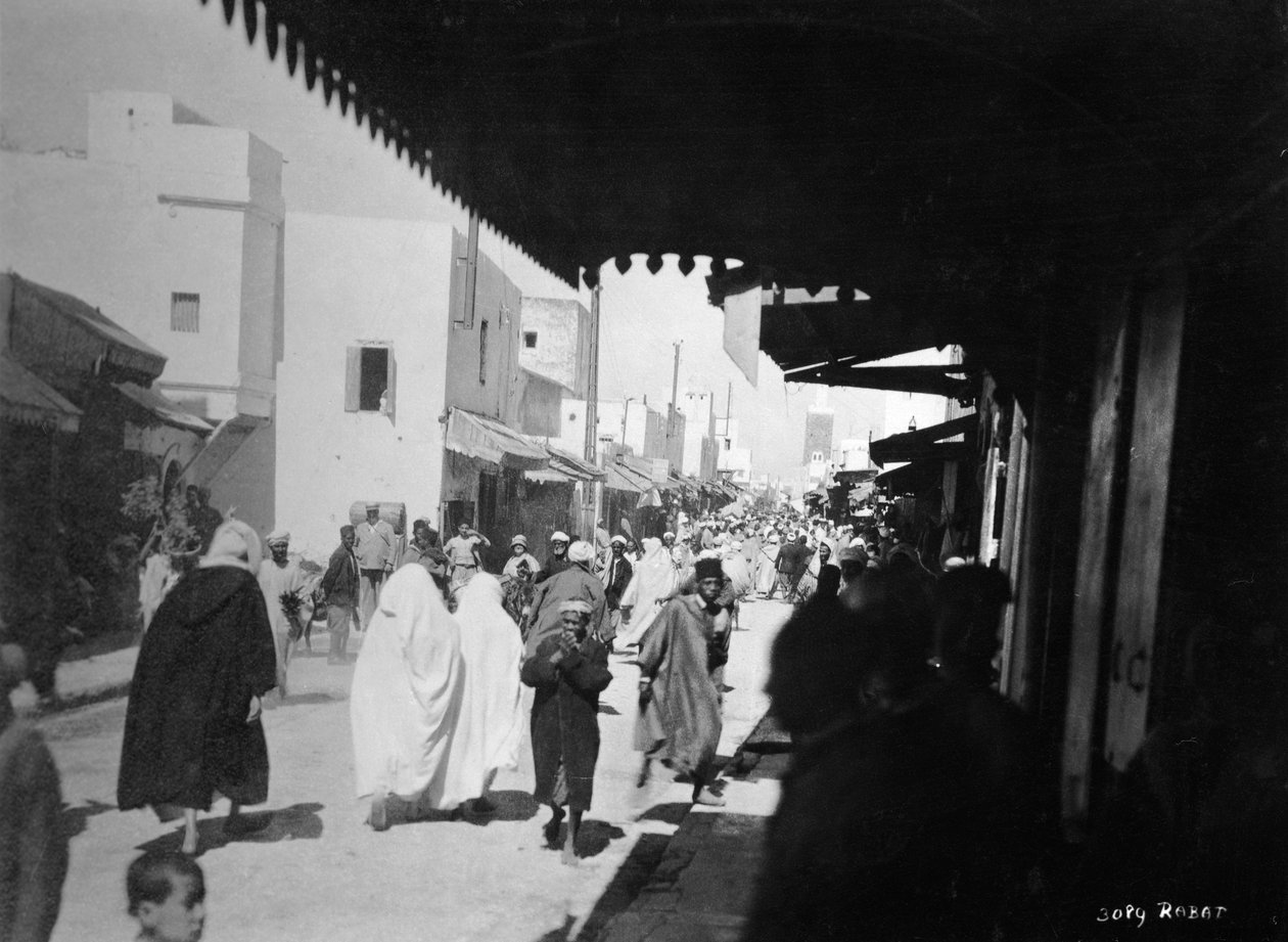 Livlig gata, Rabat, Marocko, c1920-c1930s av Unbekannt