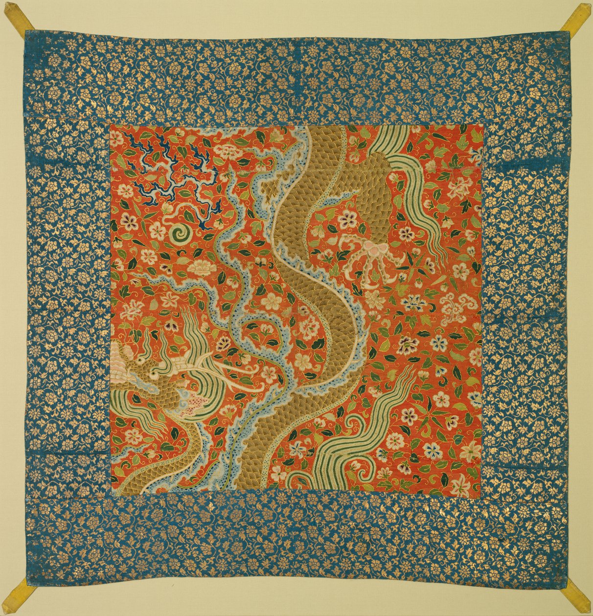 Baldakin med Dragon Among Flowers, sent 1100-tal. av Unbekannt