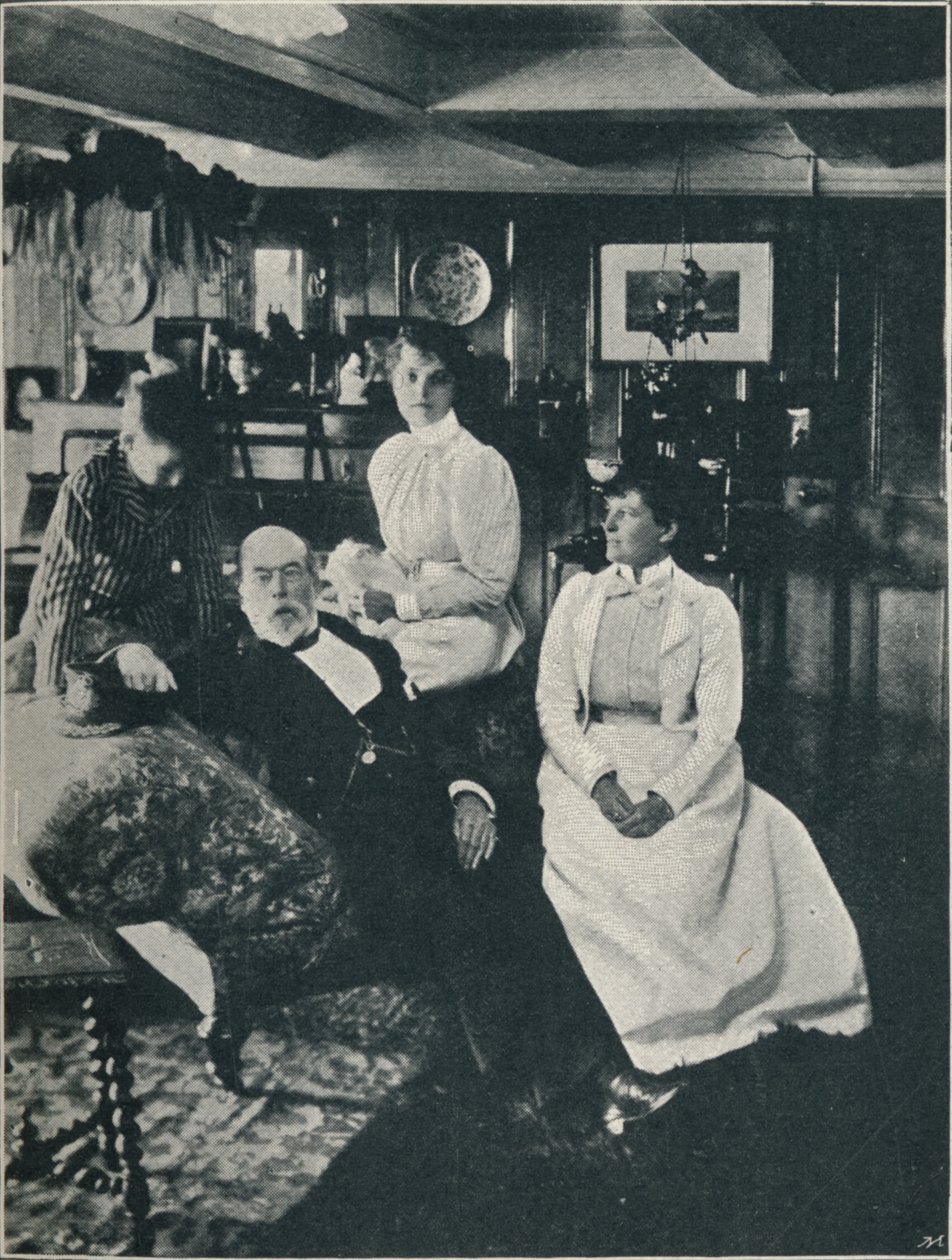 Kapten Bourchier, hans dotter och sondotter, c1900, 1910 av Unbekannt