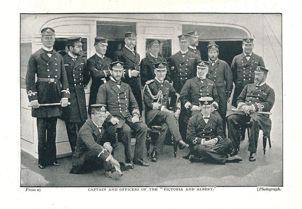 Kapten och officerare på Victoria and Albert The Queens Yacht sjösatt 1855 av Unbekannt