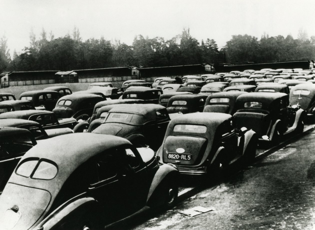 Bilar konfiskerade av de ockuperande tyskarna, Vincennes, Paris, 1940-1944 av Unbekannt