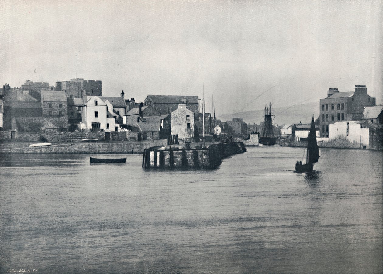 Castletown - Från piren, visar Rushens slott, 1895 av Unbekannt