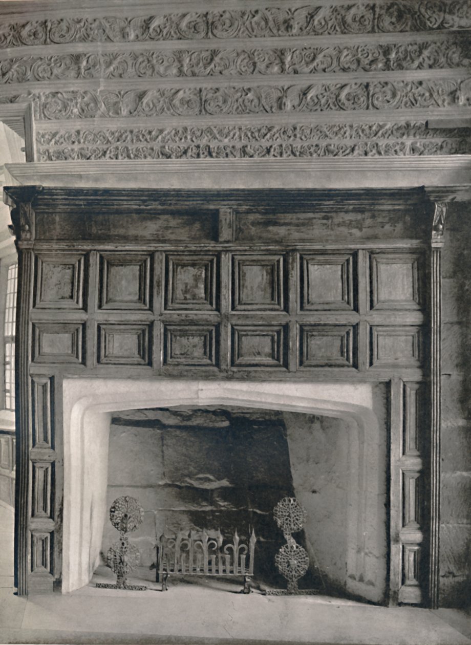 Skorstensstycke i matsalen, Haddon Hall, Derbyshire, 1927 av Unbekannt