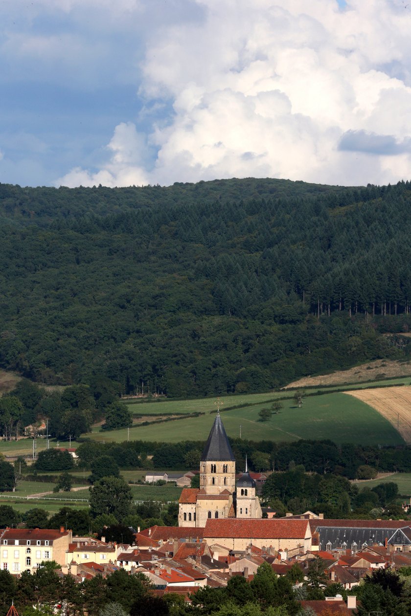 Cluny, Saone-et-Loire, Frankrike, le 16/8/2015 - Cluny Abbey tillägnad St Peter, är ett före detta benediktinerkloster i Cluny. av Unbekannt