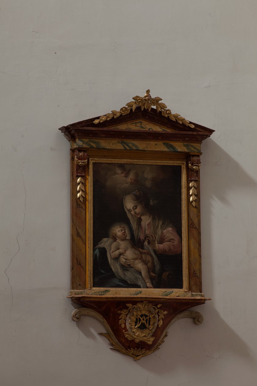 Kollegial kyrka. Interiör. Målning. Madonna med barn. Italien (?). Olja på duk. av Unbekannt