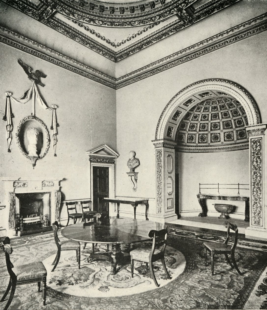 Kontrasterade interiörer: Palladian - The Dining-Room, Holkham, Norfolk, av William Kent, med Regency av Unbekannt