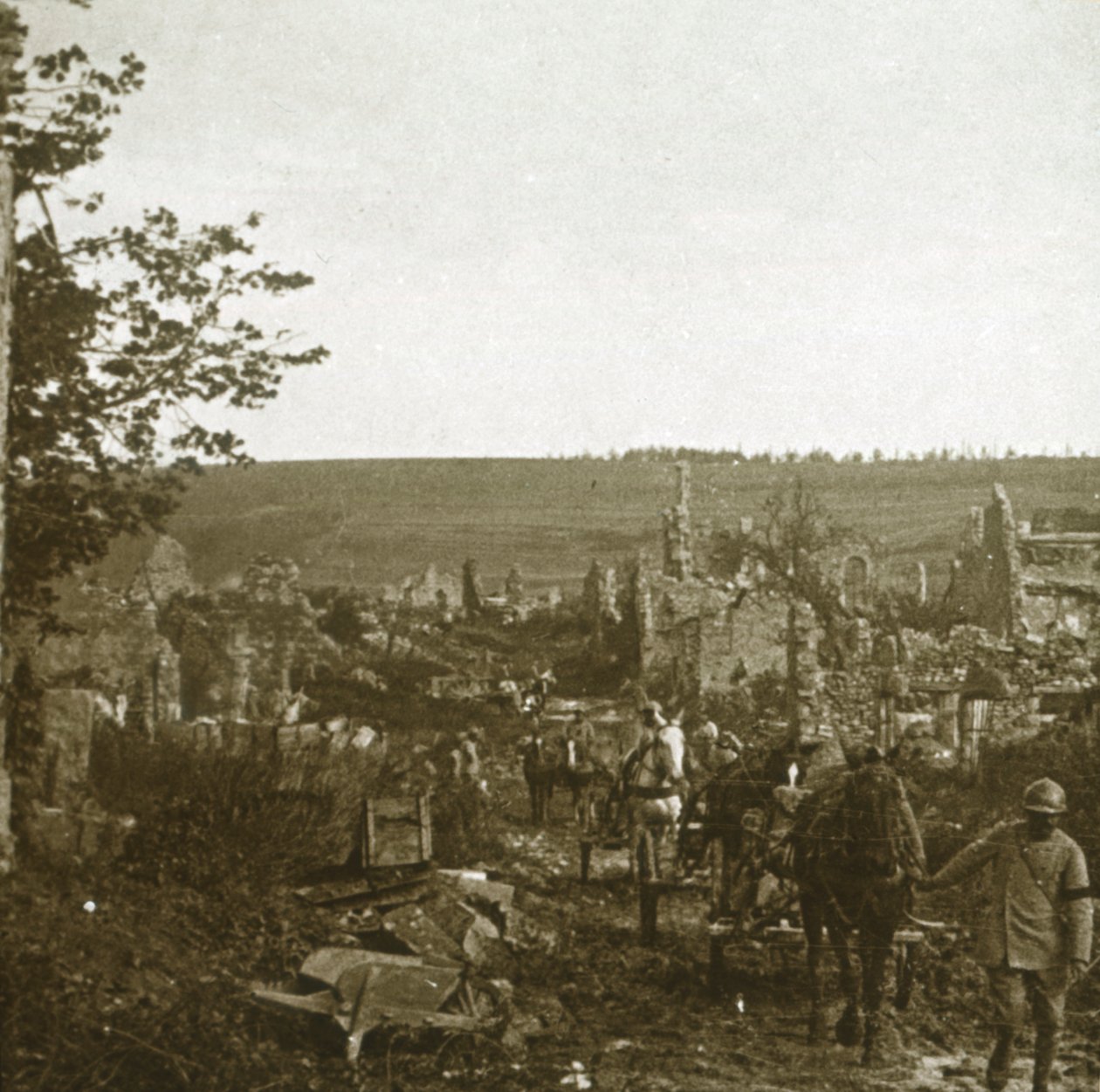 Konvoj, Les Eparges, norra Frankrike, c1914-c1918. av Unbekannt