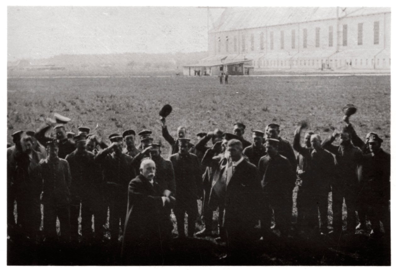 Greve Zeppelin saluterade av medlemmar av flottan av flottan av luftfartyg, Tyskland, 1914-1917 1933 av Unbekannt