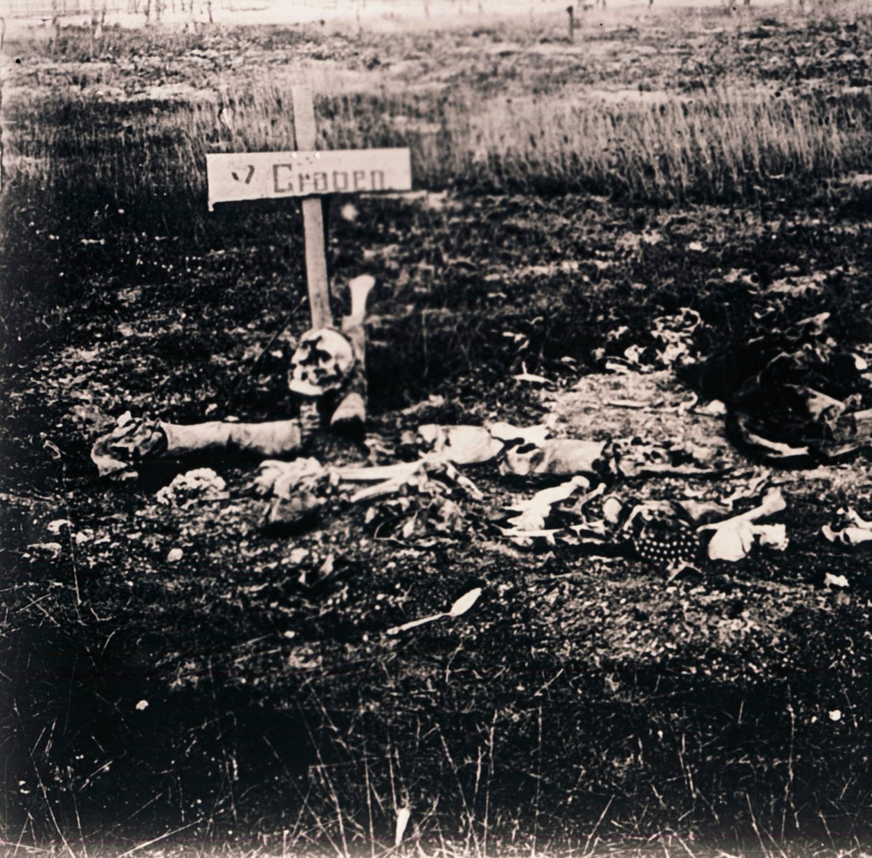 Kors och mänskliga kvarlevor, c1914-c1918 av Unbekannt