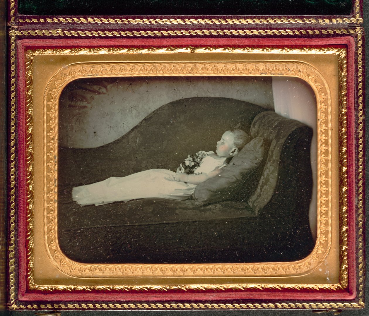 Dött barn på en soffa, ca. 1855. av Unbekannt