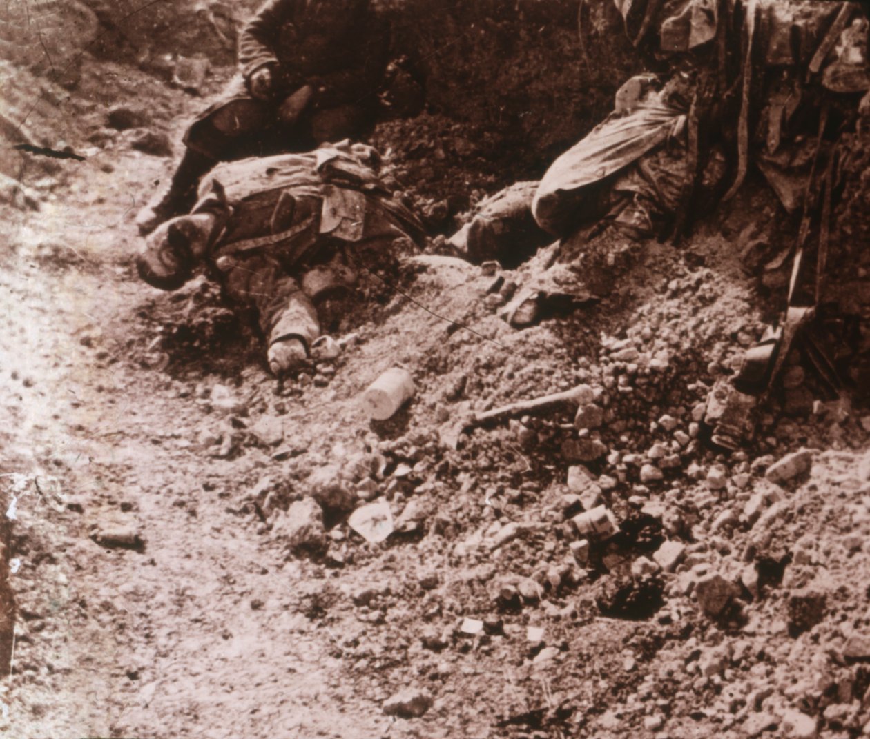 Döda kroppar, Beauséjour, norra Frankrike, c1914-c1918 av Unbekannt