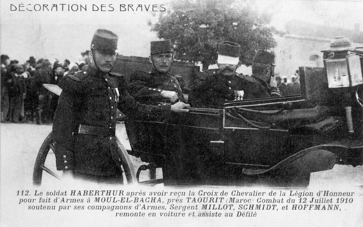 Dekoration av en fransk soldat med Légion dHonneur, c1910 av Unbekannt
