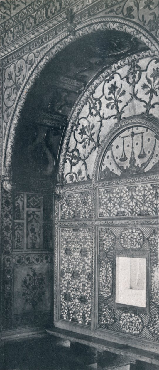 Delhi. The Scales of Justice Carved Marble Screen genom vilken framställningar togs emot., c1910. av Unbekannt