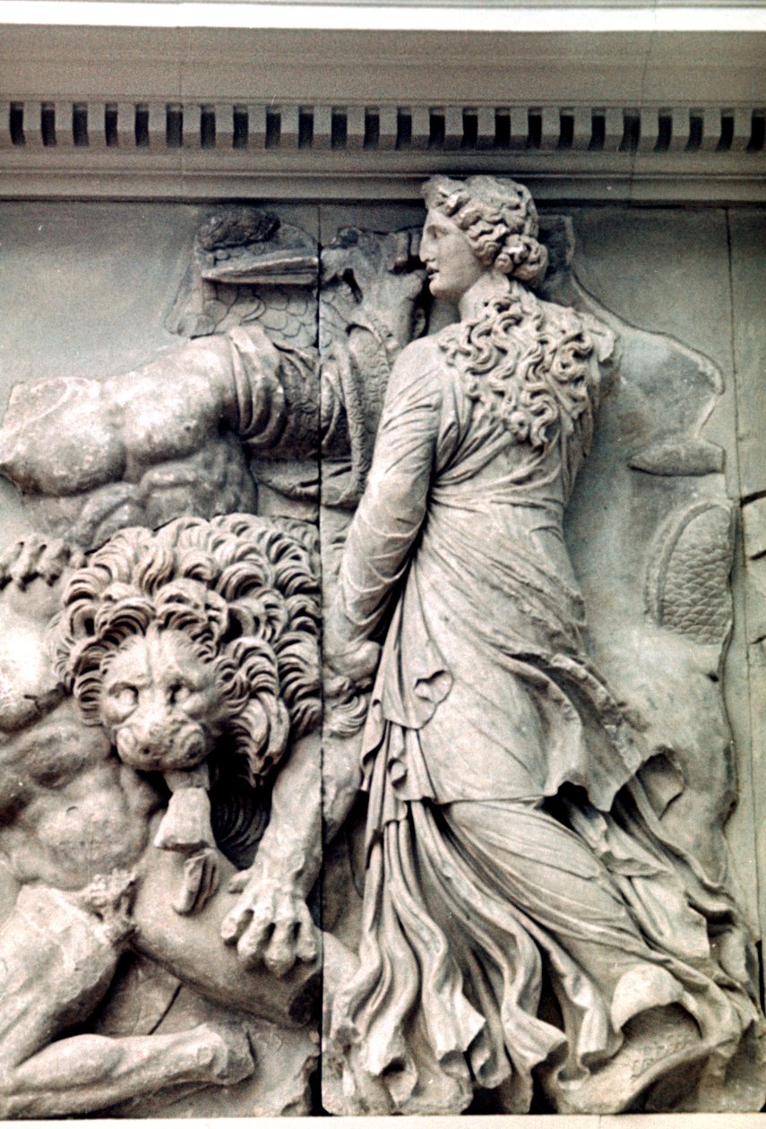 Detalj från Pergamonaltarets stora fris, 180-159 f.Kr av Unbekannt