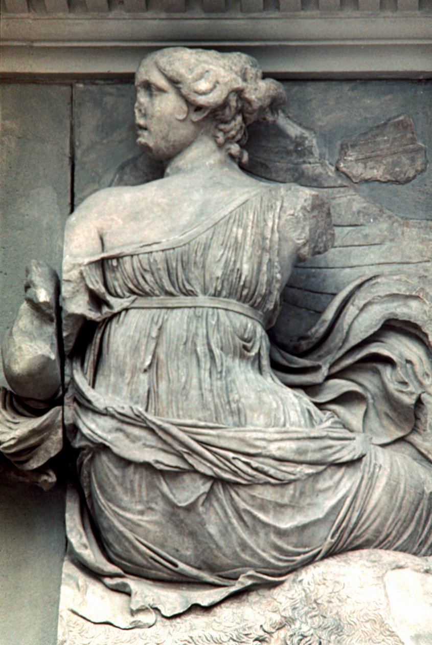 Detalj från Pergamonaltarets stora fris, 180-159 f.Kr av Unbekannt