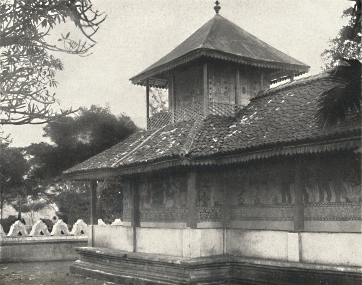 Dewale se skylt 58 på Dagoba of the Sacred Tooth i Kandy, 1926 av Unbekannt