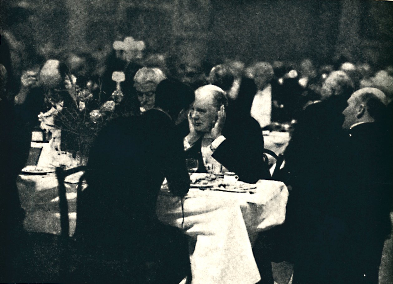 Äta ute på Burlington House, 1932, 1945. av Unbekannt