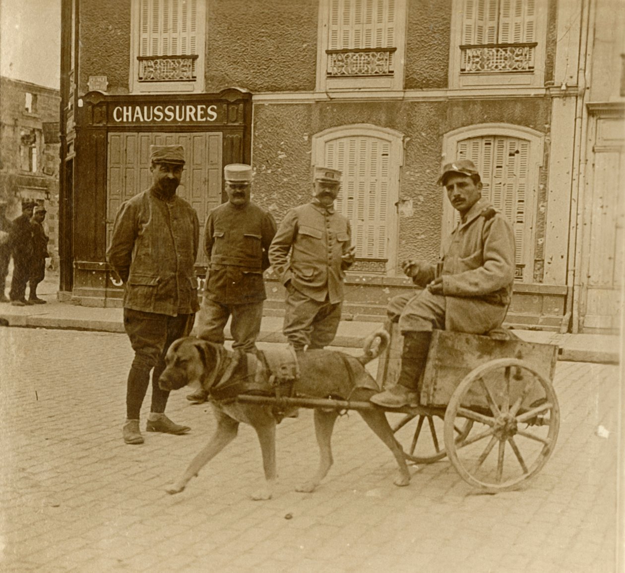 Hundkärra, Frankrike, c1914-c1918 av Unbekannt