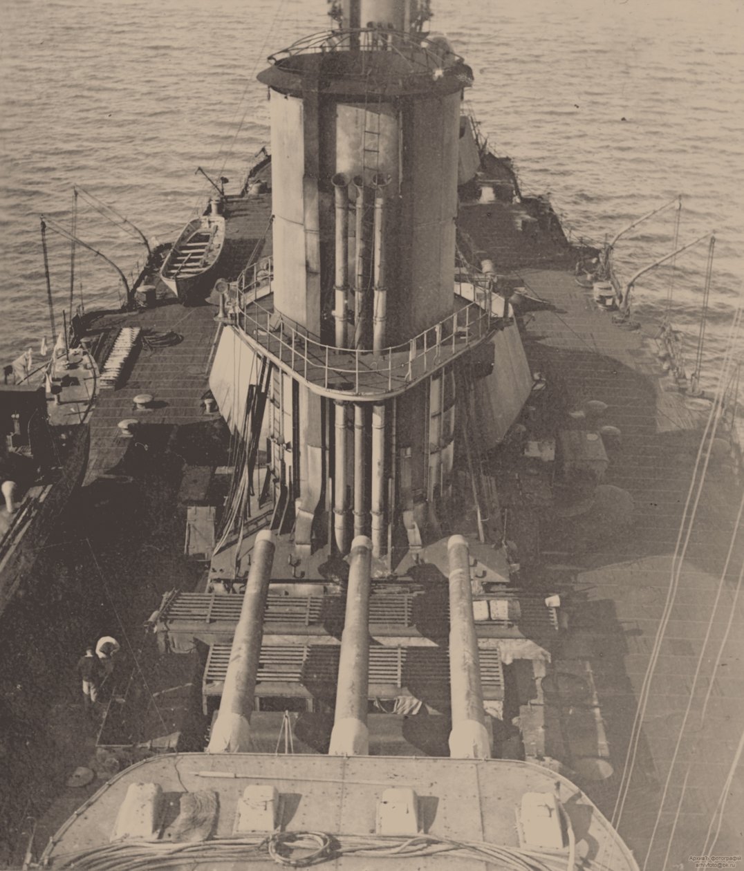 Dreadnought Imperator Aleksandr III i Bizerte, 1920, 1920. av Unbekannt