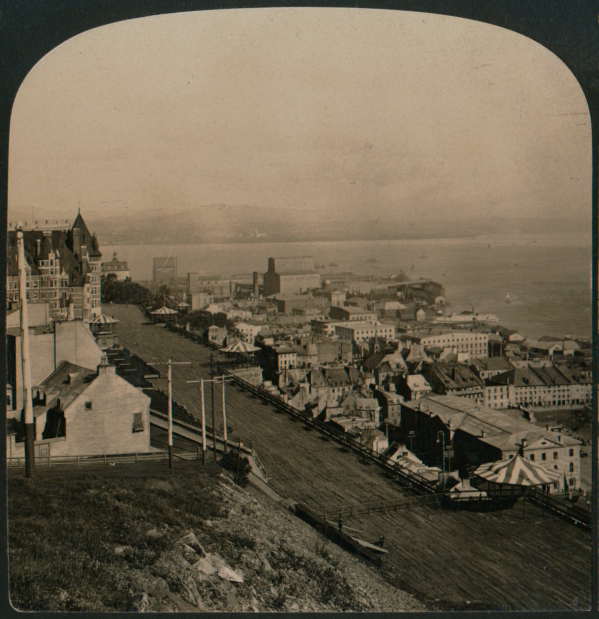 Dufferin Terrace, Old Town och St. Lawrence River från Citadel, Quebec, Kanada, 1906 av Unbekannt