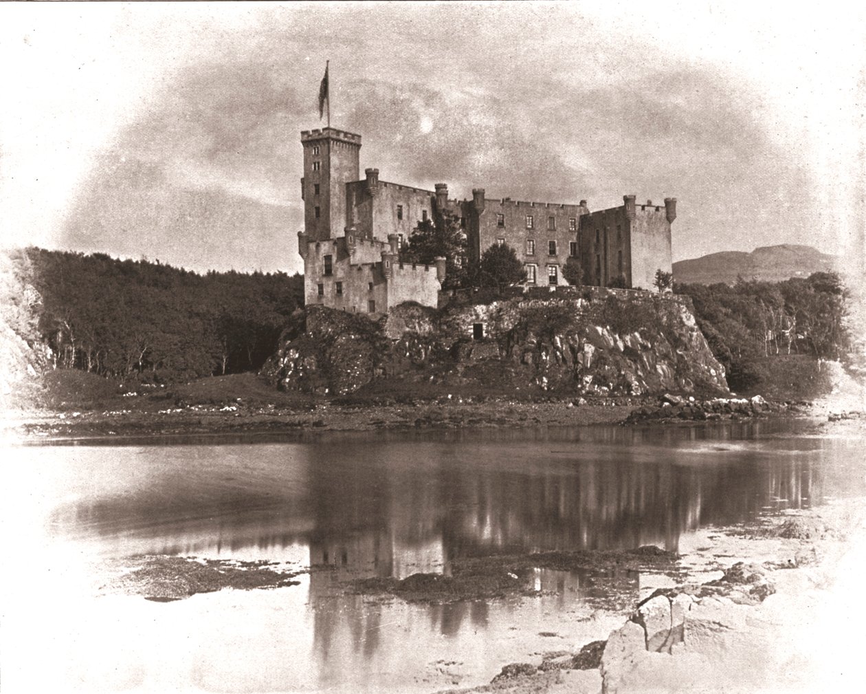 Dunvegan Castle, Isle of Skye, Skottland, 1894. av Unbekannt