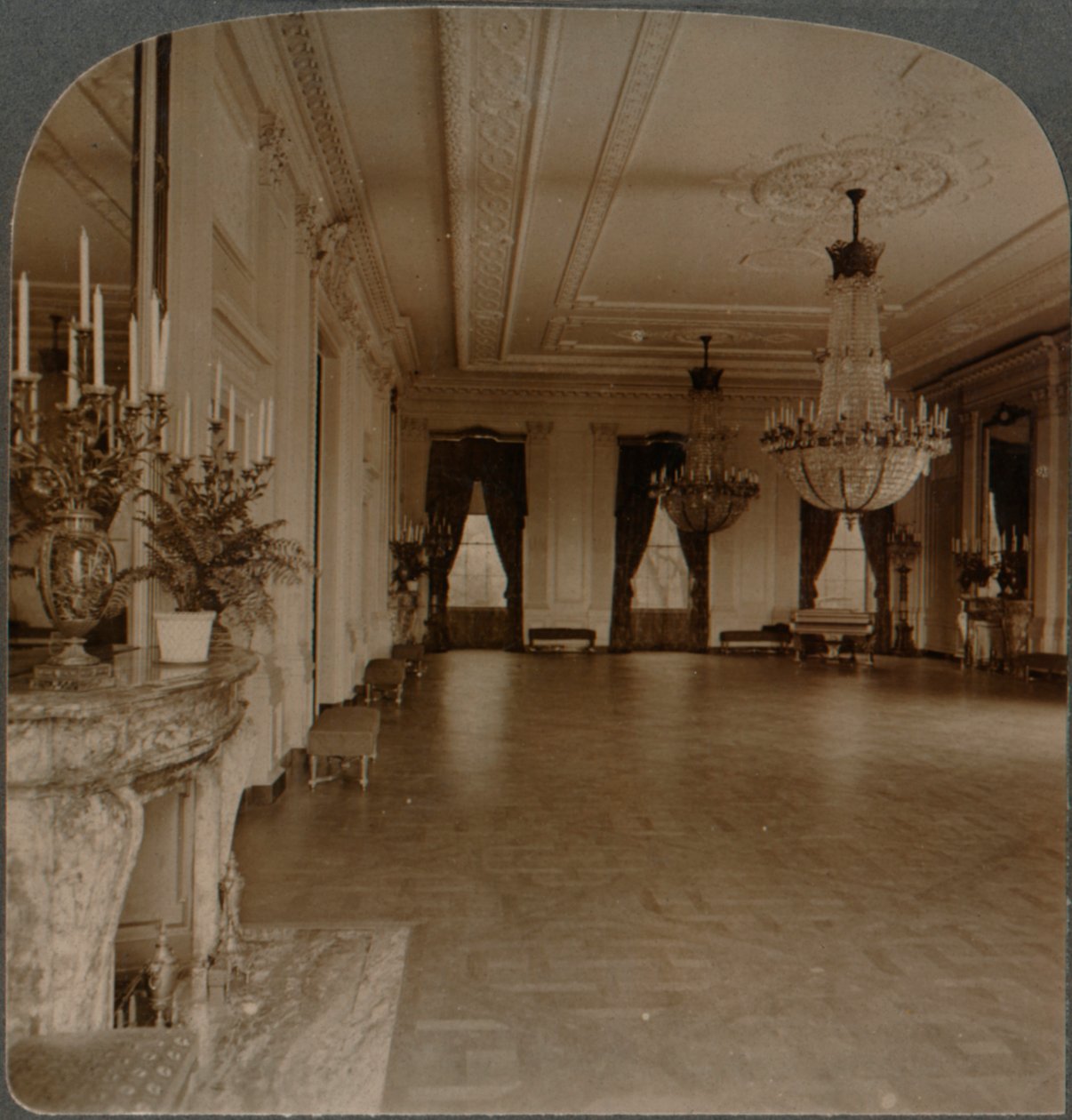 Östra rummet där mottagningar hålls, Vita huset, Washington D.C., c1900 av Unbekannt