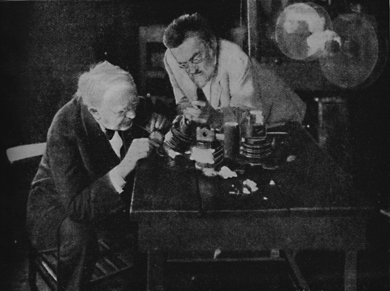 Edison och Steinmetz går samman för att uppnå framgång, 1922, c1925 av Unbekannt