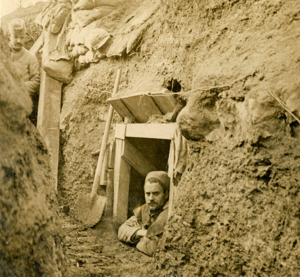Ingång till ett utgrävt skydd, c1914-c1918 av Unbekannt