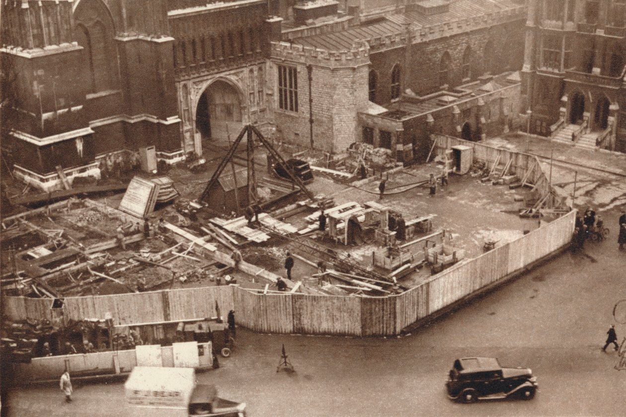 Uppförande av annexet till Westminster Abbey före kung George VIs kröning, 1937 av Unbekannt