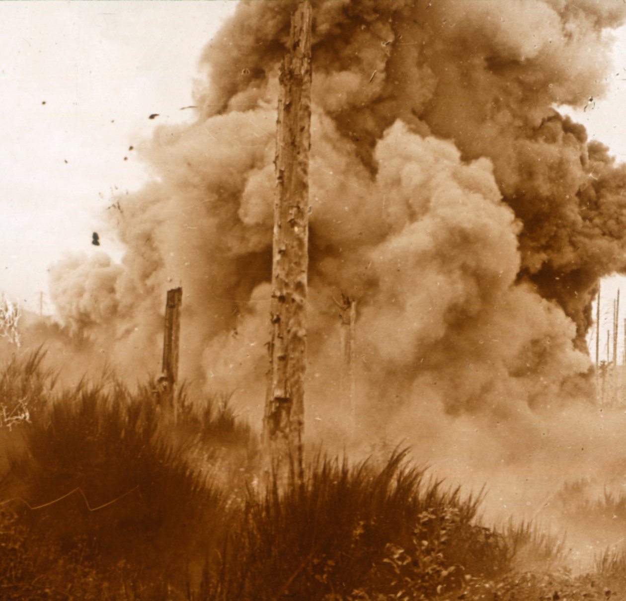 Explosion av en gruva, Vosges, östra Frankrike, c1914-c1918 av Unbekannt
