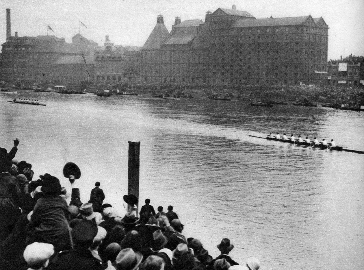 Avslutning av Oxford och Cambridge Boat Race, London, 1926-1927 av Unbekannt