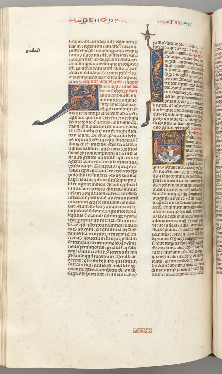 Fol. 357v, Jonah, historisk initial E, Jonas uppslukt av valen, en muromgärdad stad ovanför, ca. 1275- av Unbekannt