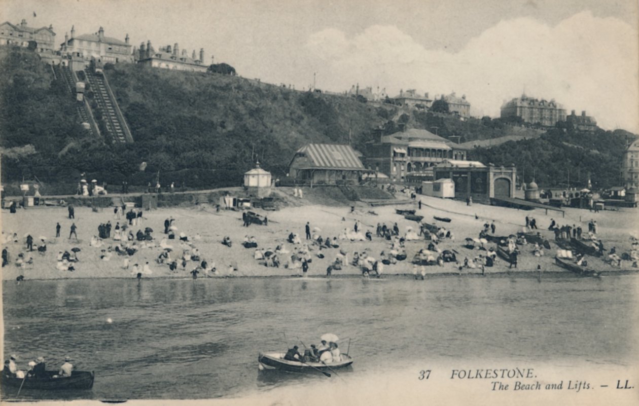Folkestone. Stranden och liftarna, sent 1800-tidigt 1900-tal av Unbekannt