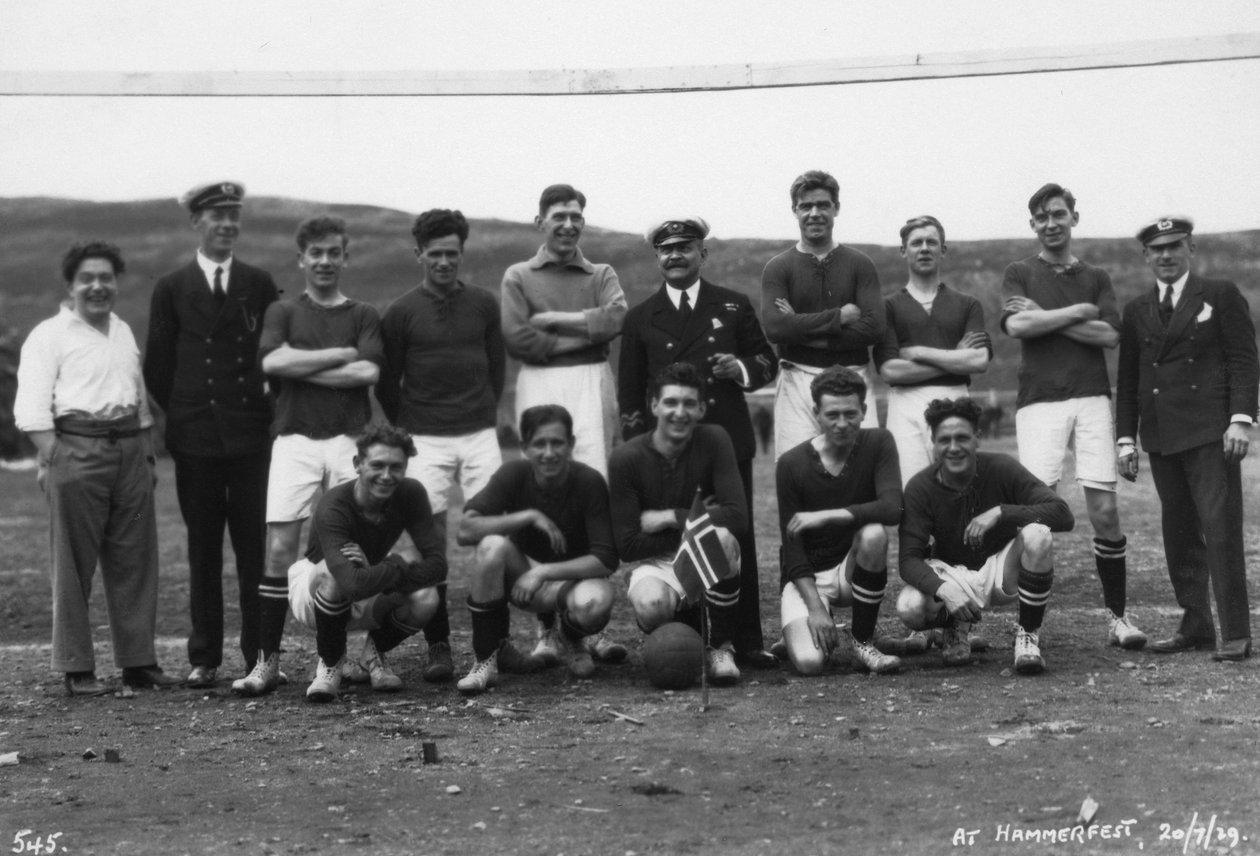 Fotbollslag, Hammerfest, Nordnorge, 20 juli 1929 av Unbekannt