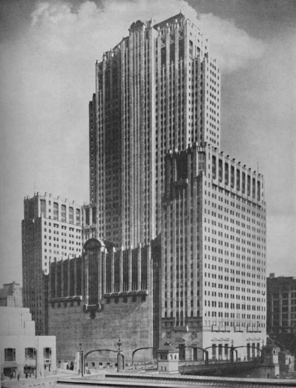 Fyrtio våningar för ett hem för Grand Opera and Many Other Things Besides, c1935 av Unbekannt