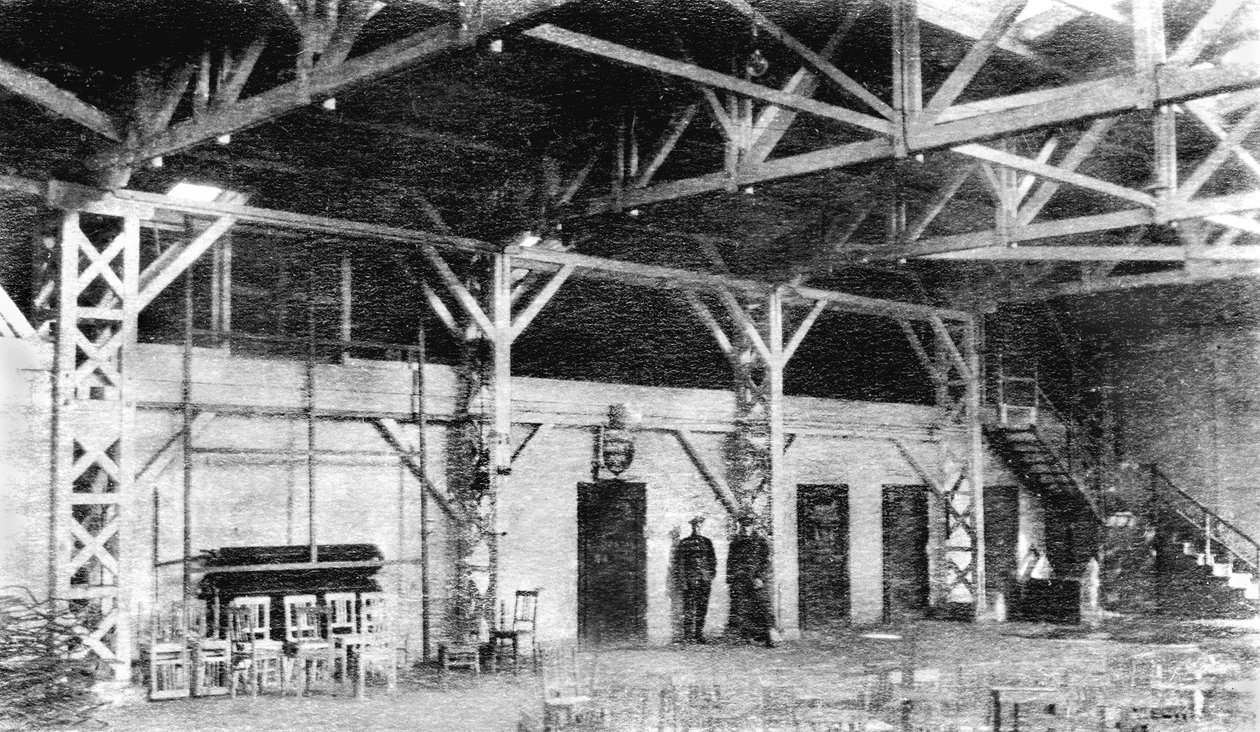 Frankrike: Interiören av Kyrkans arméklubb. Tyskland, Bickendorf - 1919 av Unbekannt