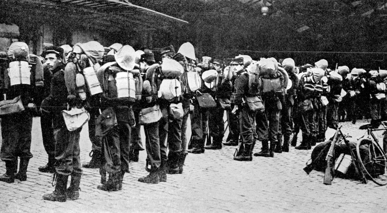 Franska soldater vid en järnvägsstation, Paris, första världskriget, 1914 av Unbekannt