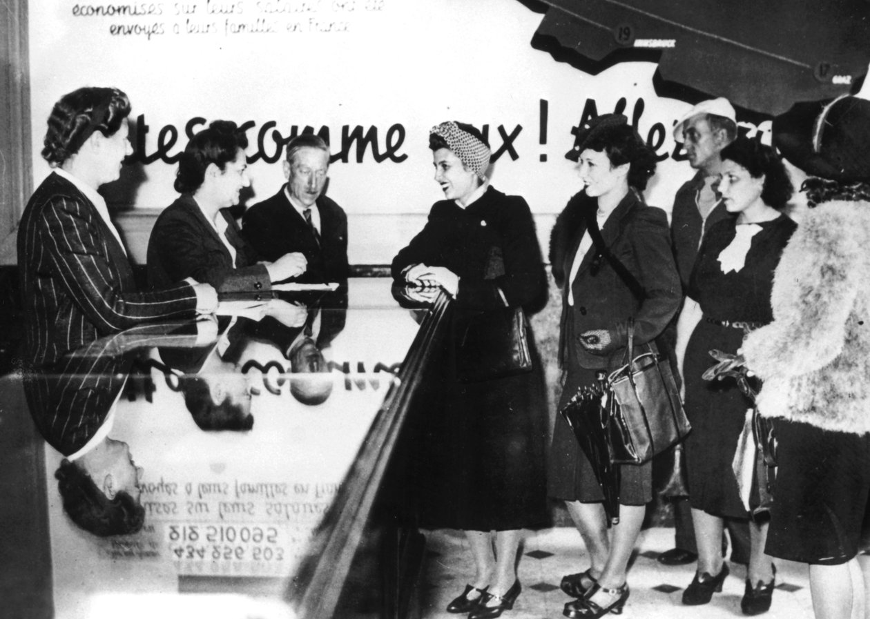 Franska kvinnor värvade sig för krigsarbete i Tyskland, 1940-1944 av Unbekannt