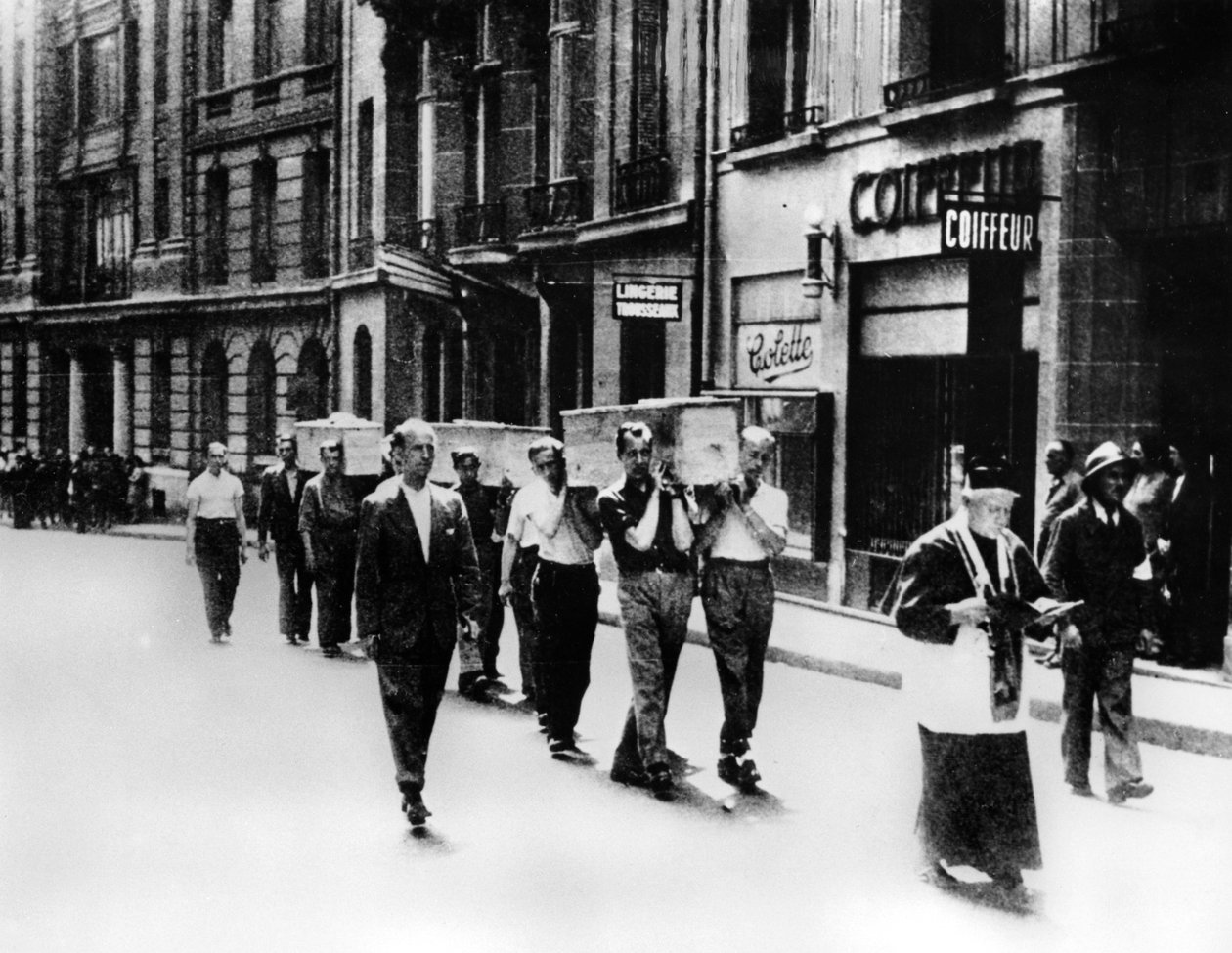 Begravningståg för medlemmar av det franska motståndet, Paris, 1944 av Unbekannt
