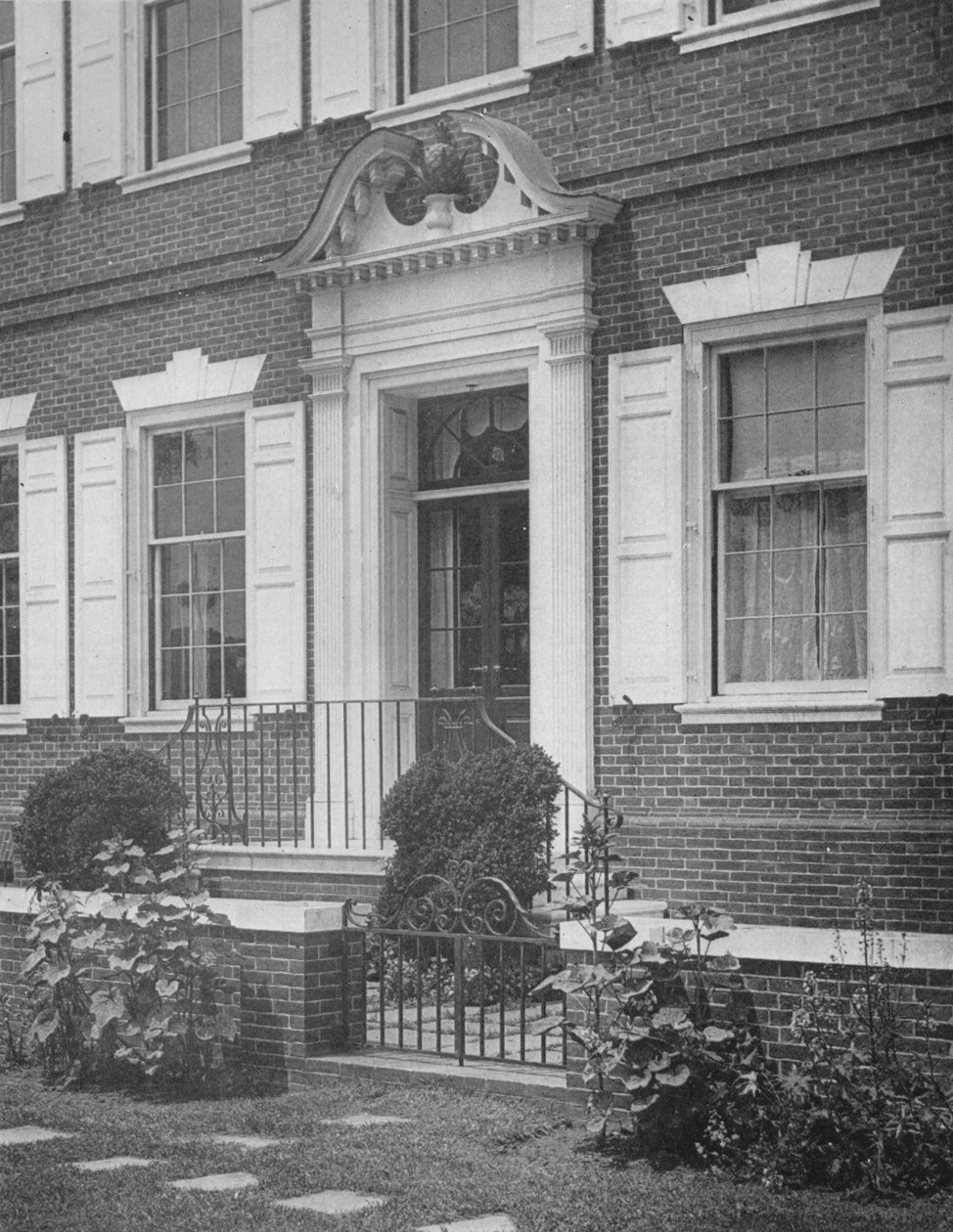 Trädgårdsingång till Miss Anne Morgans hus, New York City, 1924 av Unbekannt