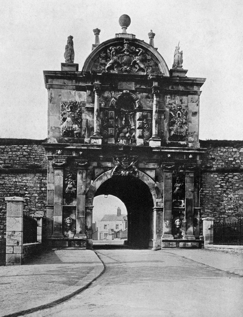 Porten till Citadellet, Plymouth, Devon, 1924-1926 av Unbekannt