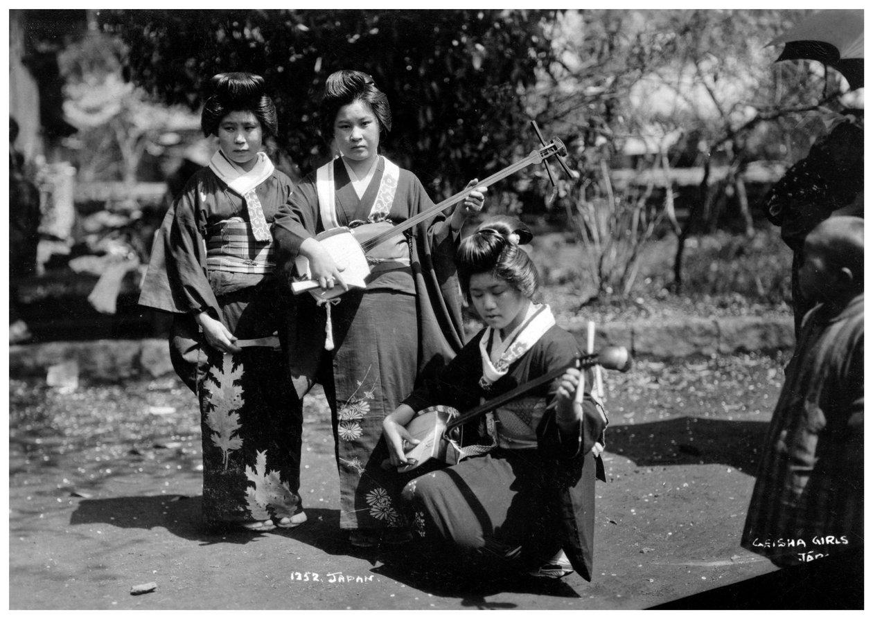 Geishaflickor, Japan, tidigt 1900-tal av Unbekannt