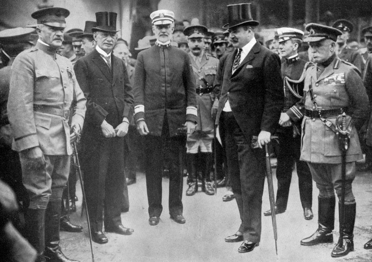 General Pershing anländer till Liverpool, 8 juni 1917, c1920 av Unbekannt