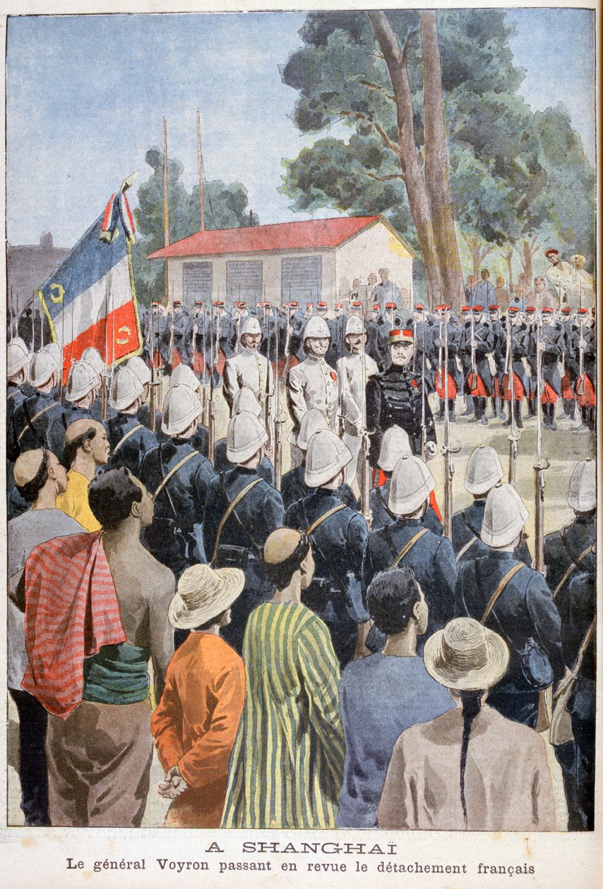 General Voyron granskar franska trupper, Shanghai, 1900 av Unbekannt