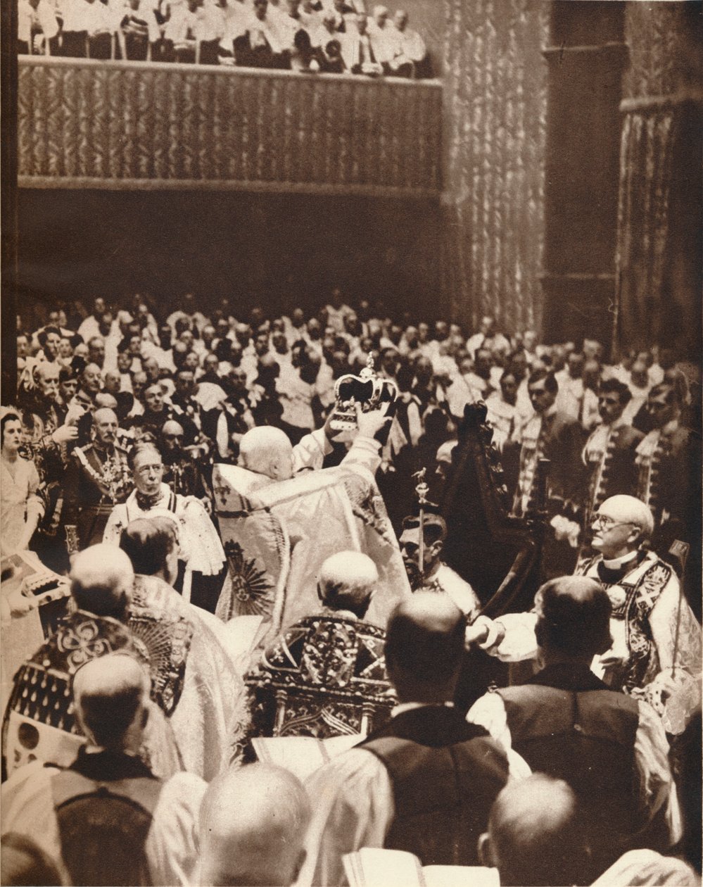George VI kröns med St. Edwards Crown på dagen för hans kröning, 1937 av Unbekannt