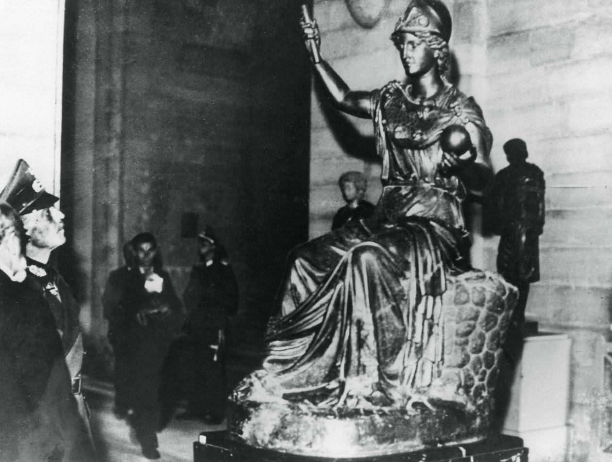 Den tyske fältmarskalken von Rundstedt besökte Louvren, ockuperade Paris, oktober 1940 av Unbekannt