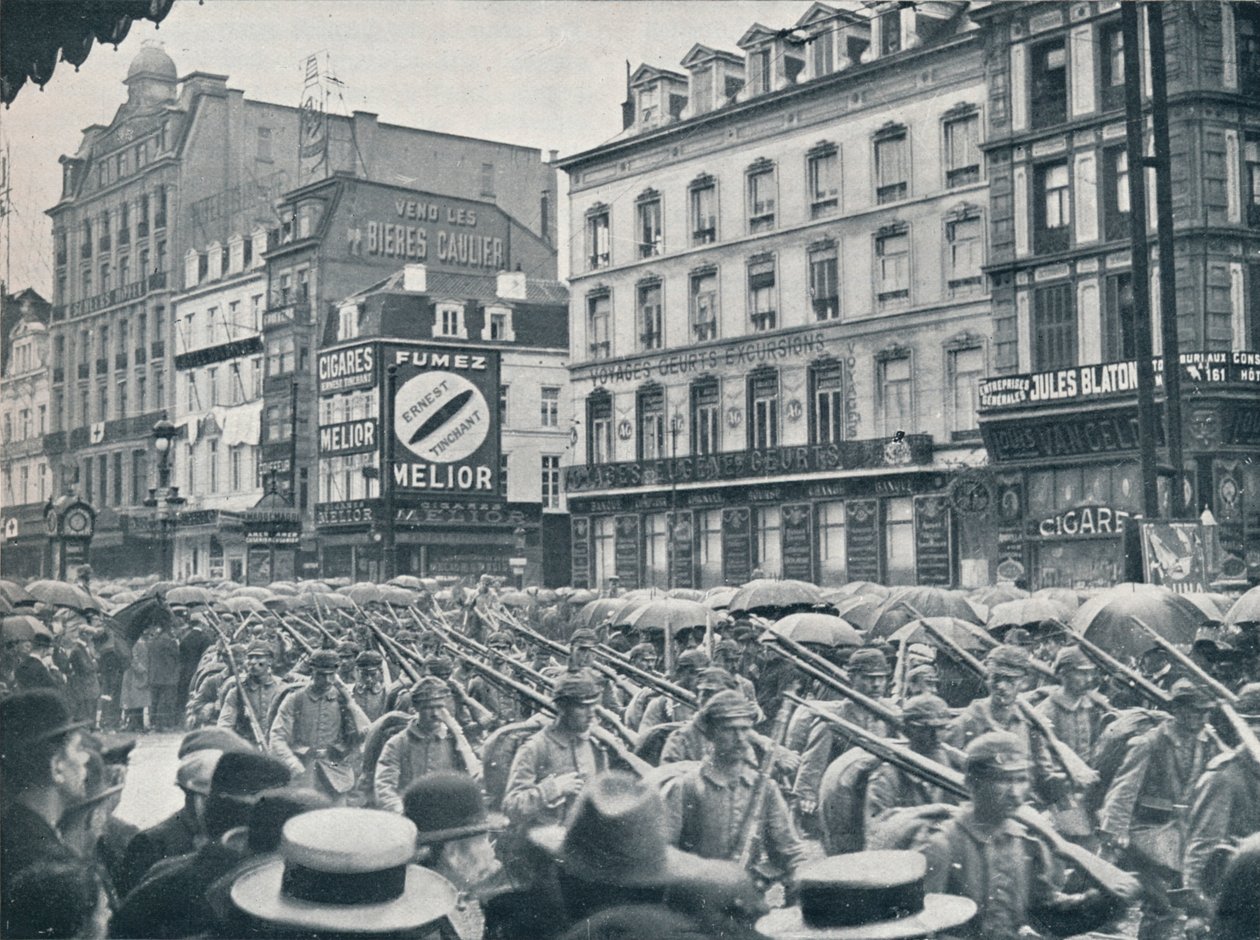 Tyskt infanteri går in i Bryssel i regnet, 1914 av Unbekannt