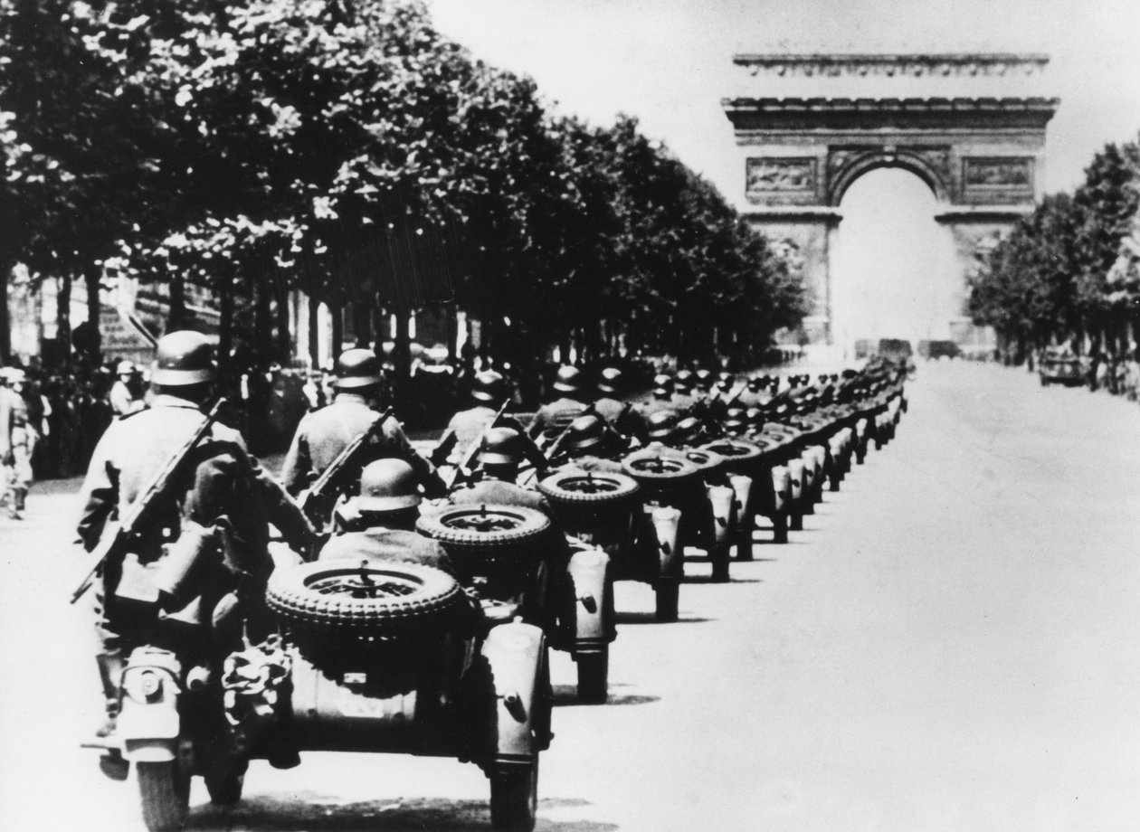 Tyska soldater på Champs Elysees, Paris, 14 juni 1940 av Unbekannt