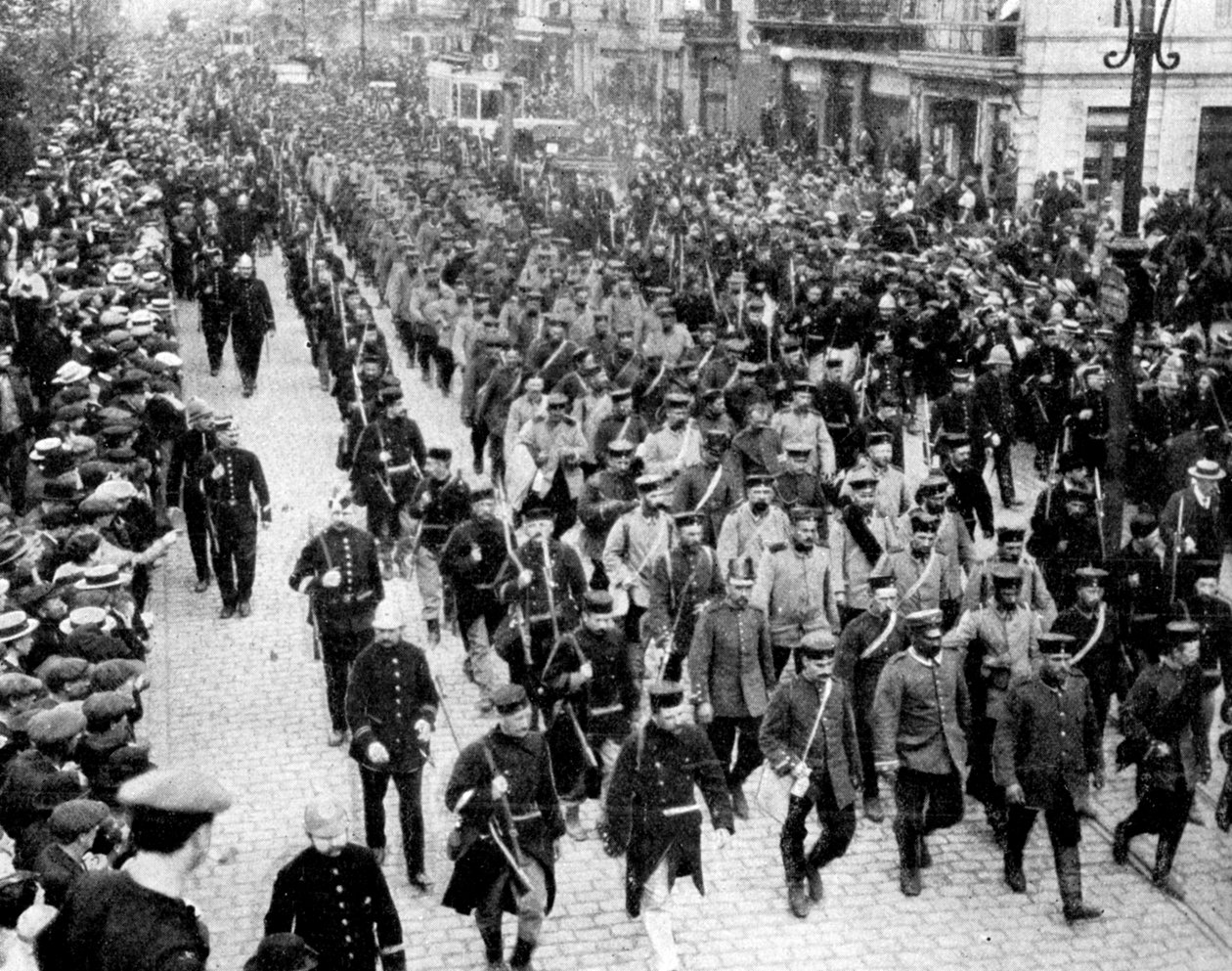 Tyska trupper som fångar i Antwerpen, Belgien, första världskriget, 1914 av Unbekannt